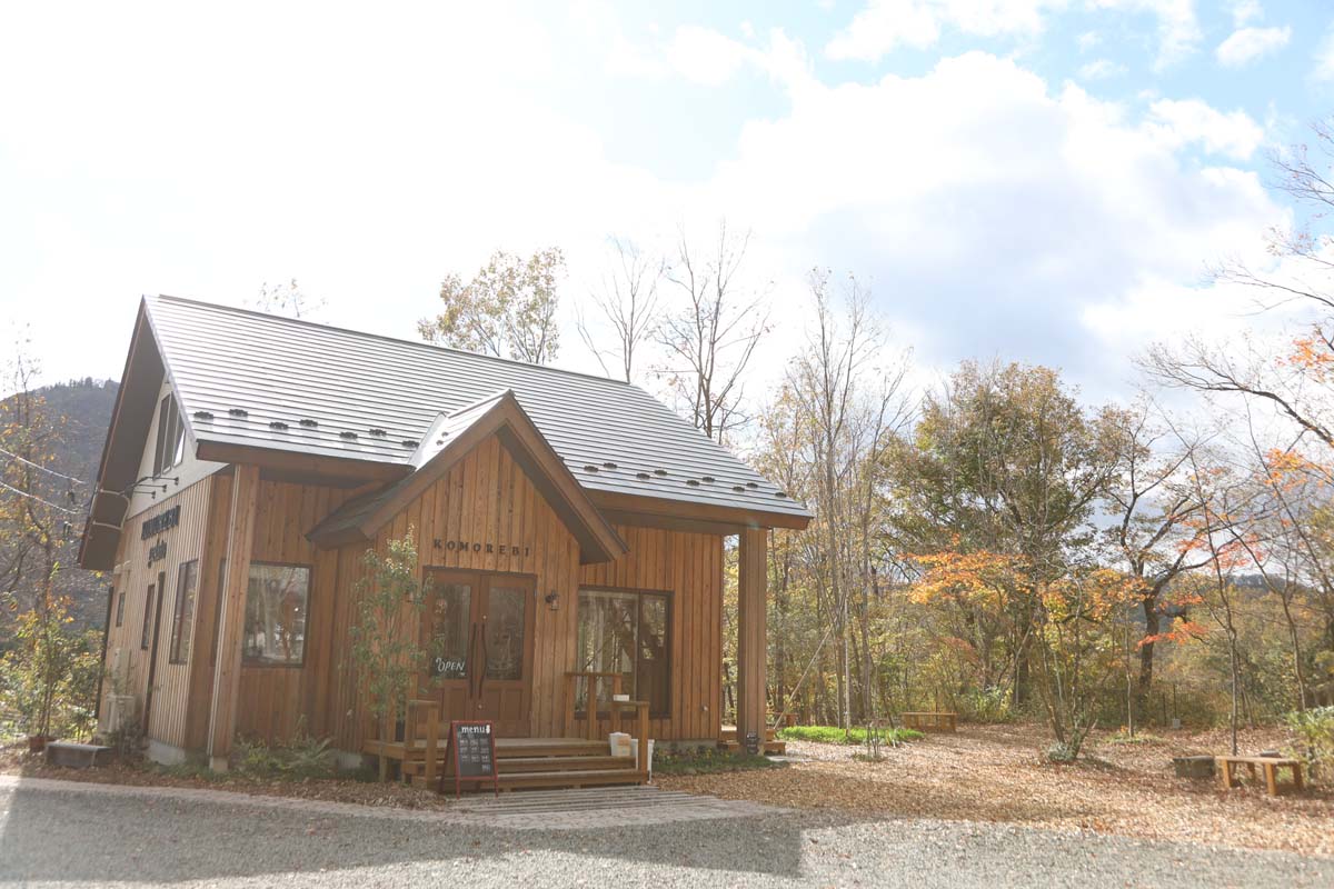 ガーデンと一体化したお店