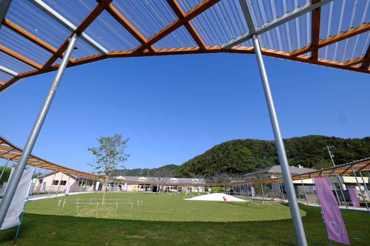 「みまもり広場」の周りを「わっか」が取り囲む