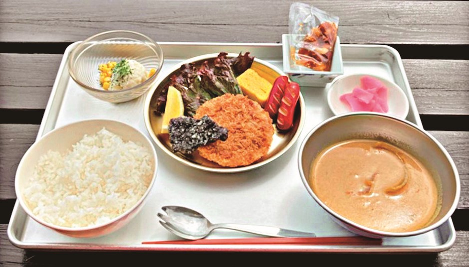 保田小給食1200円