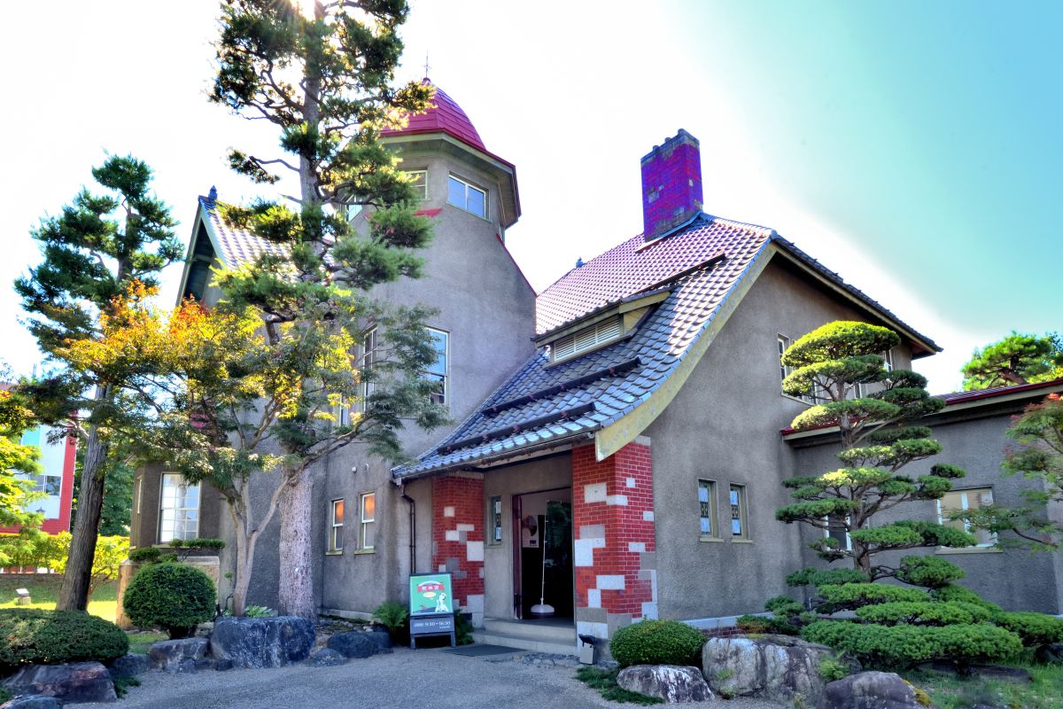 「大正浪漫喫茶室」は藤田記念庭園の敷地内にある。カフェのみ利用の場合は入園料320円不要