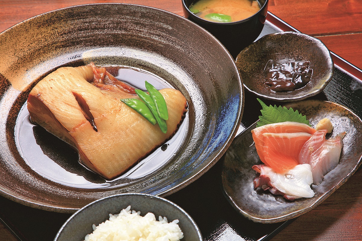 知床旬膳　1200円