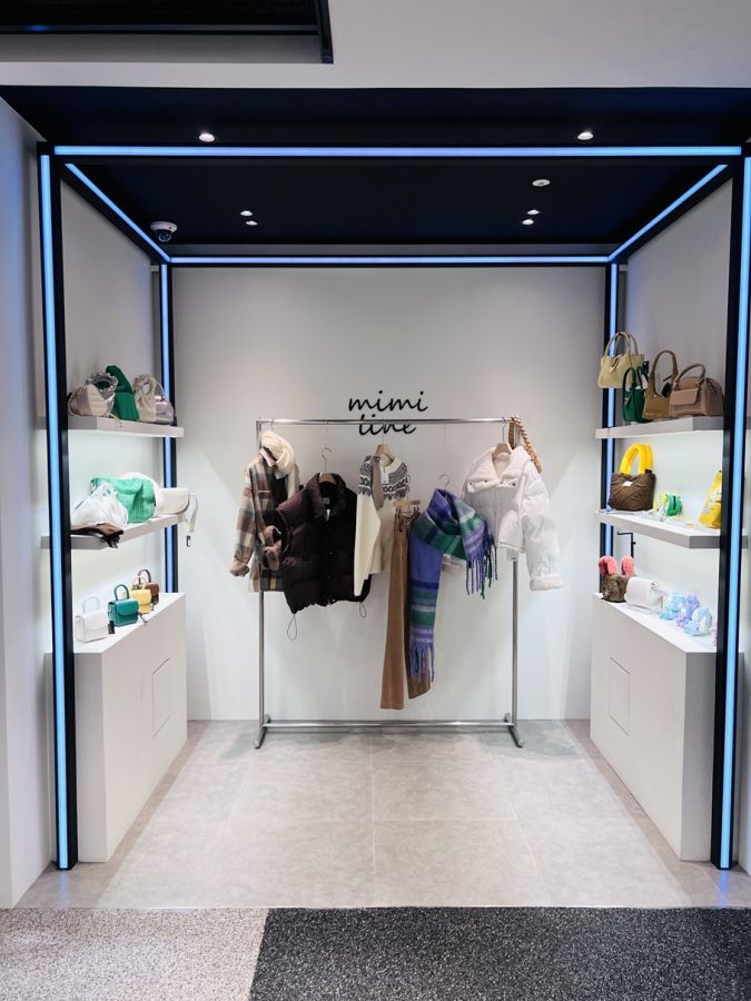 店内の各所には流行に合わせた店内で購入できるアイテムのディスプレイも多く、ソウルっ子っぽいオシャレを楽しみたい方が参考にできるように！