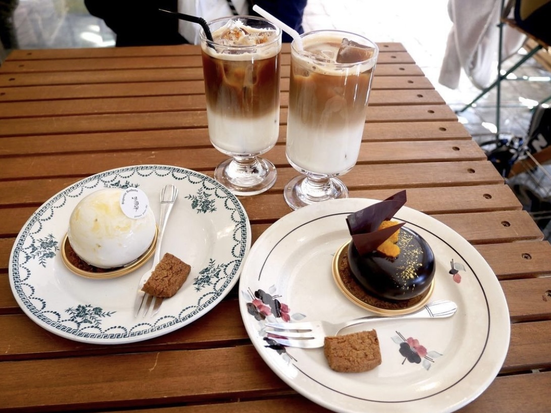 （左から）「パレット」572円、「カフェオレ（アイス）」550円、「ステラ」572円