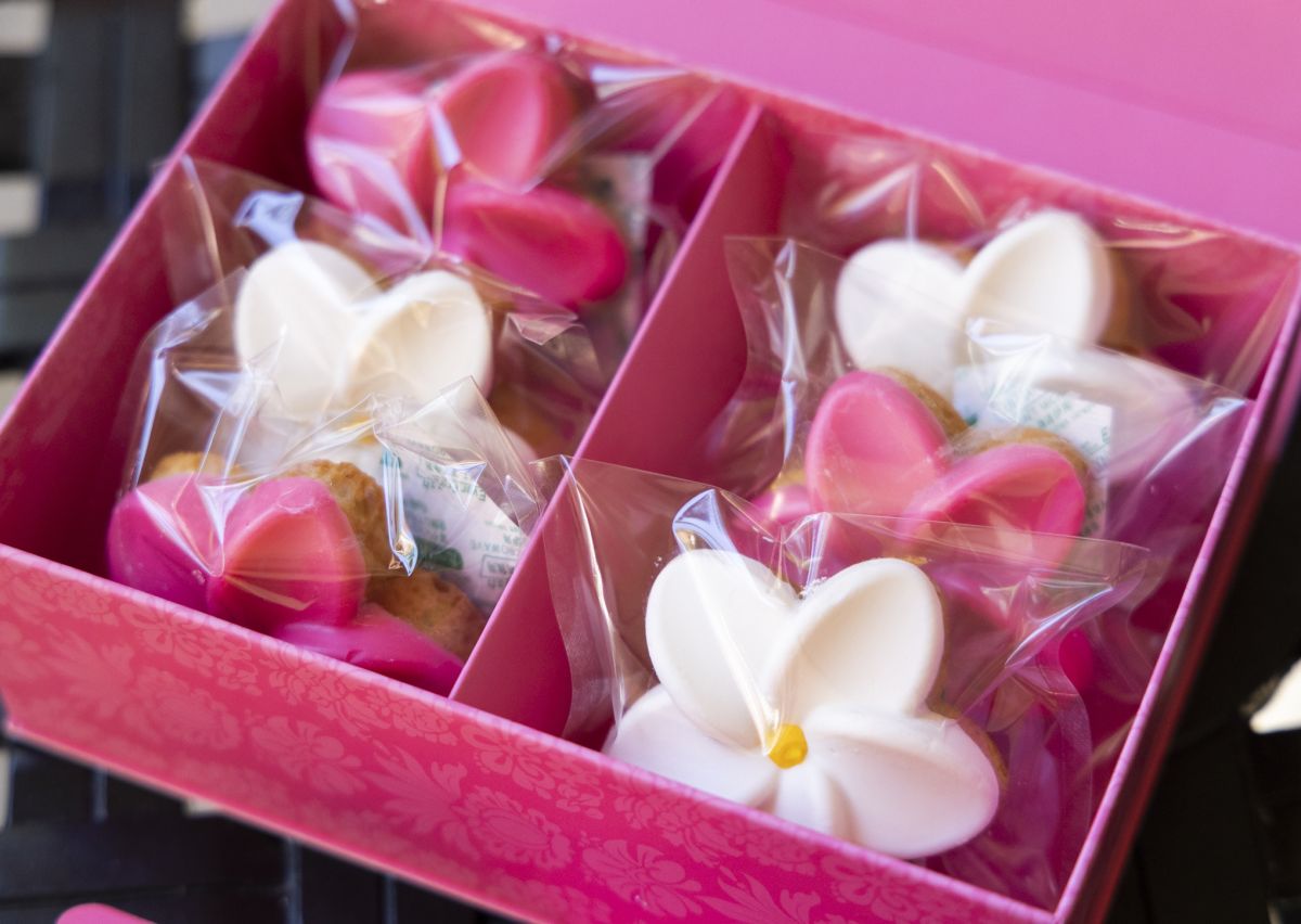 ロイヤルマドレーヌクッキー（6個入り） $27