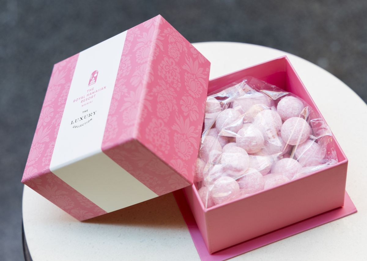 ピンクマックナッツ・チョコレート（ラージ）$28