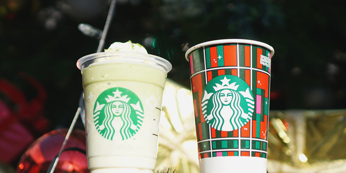 【スタバ新作2023・実食レポート】ピスタチオが来たー!クリスマス第2弾「メルティホワイト ピスタチオ フラペチーノ®」&「メルティホワイト ピスタチオ モカ」が登場。おすすめ無料カスタムも紹介