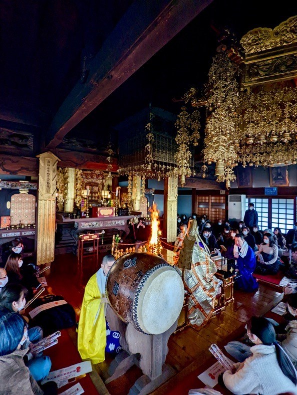 「護摩祈願」初穂料5000円〜（御札・ご本尊御朱印込み）