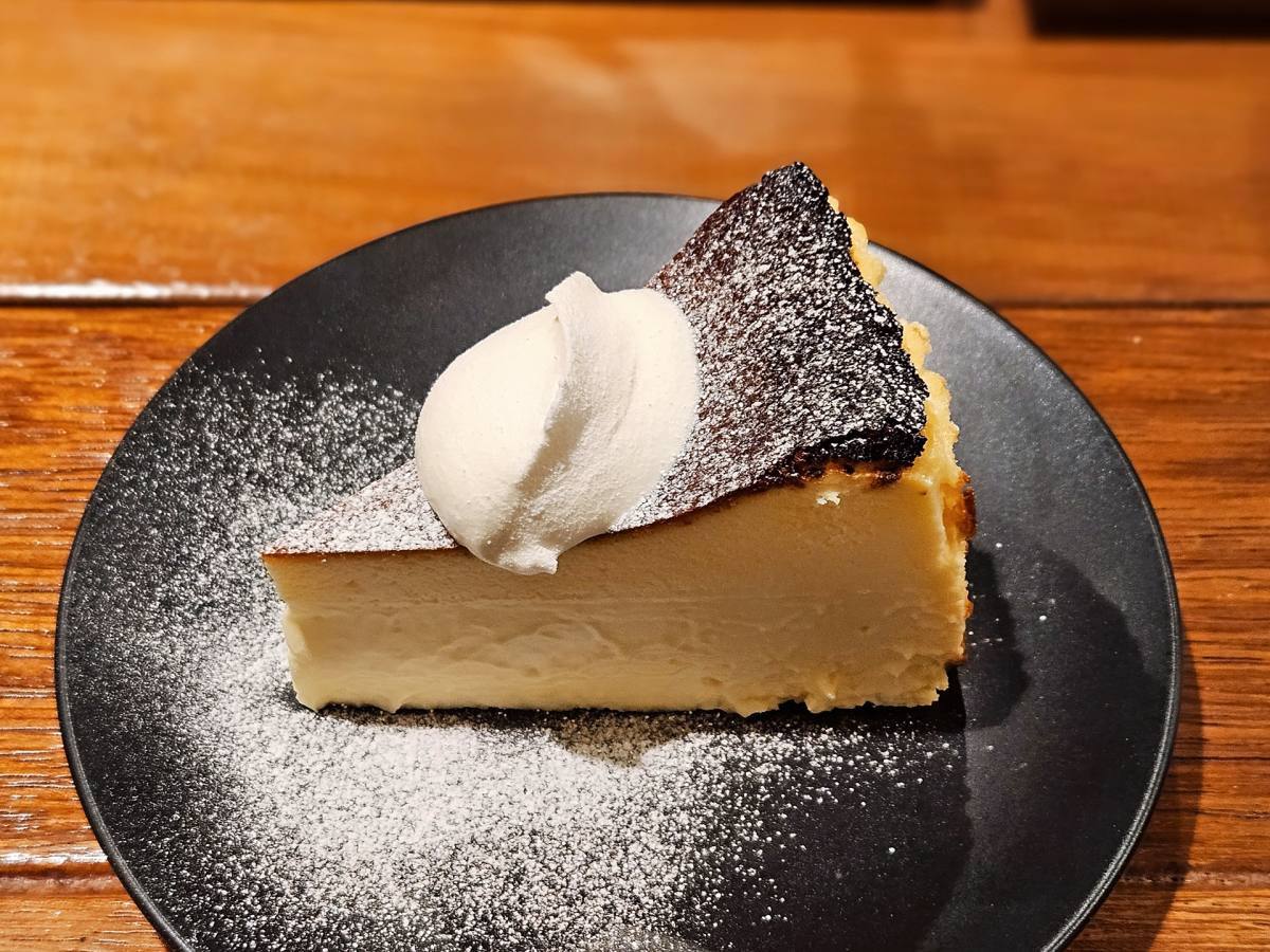 「バスクチーズケーキ」650円