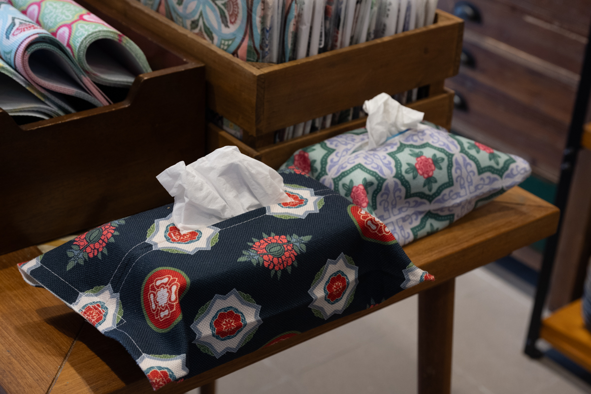 オリジナルのボックスティッシュカバー「ファブリック・ティッシュ・カバー」各12.90