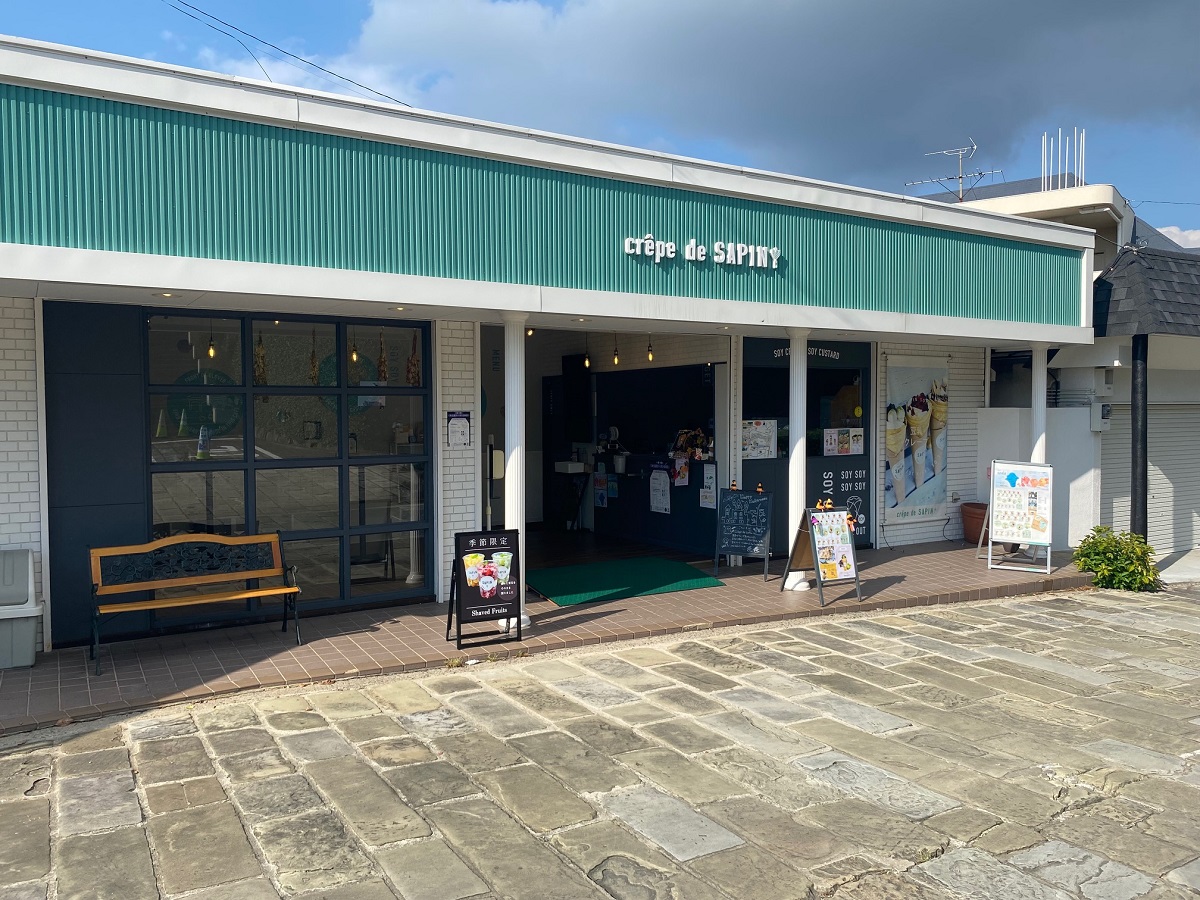 ミント色が目印の可愛らしいお店