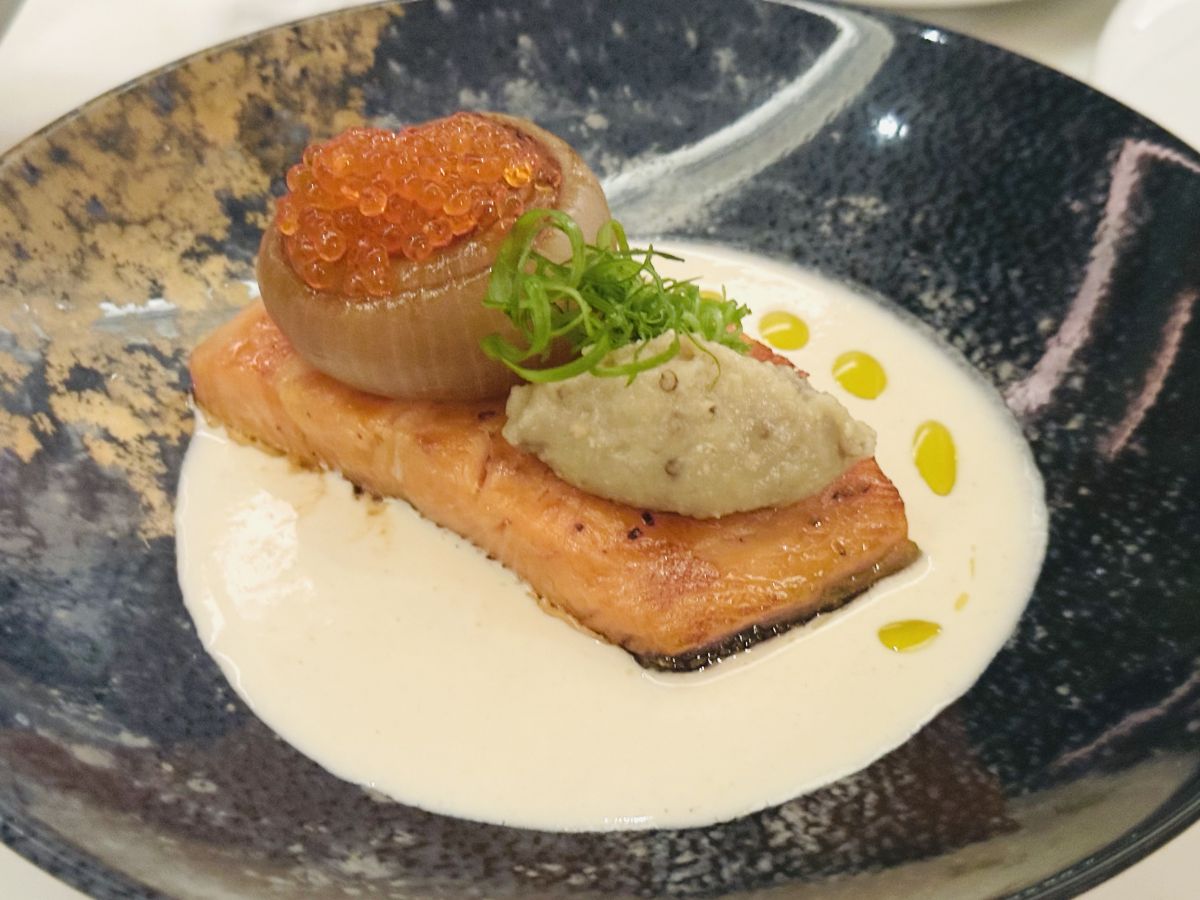 キングサーモンとマウイオニオン $45