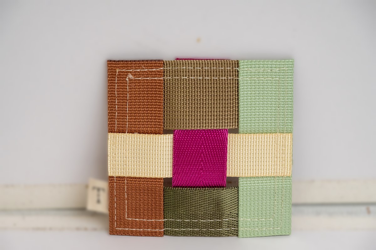 リサイクル素材のコースターS$12