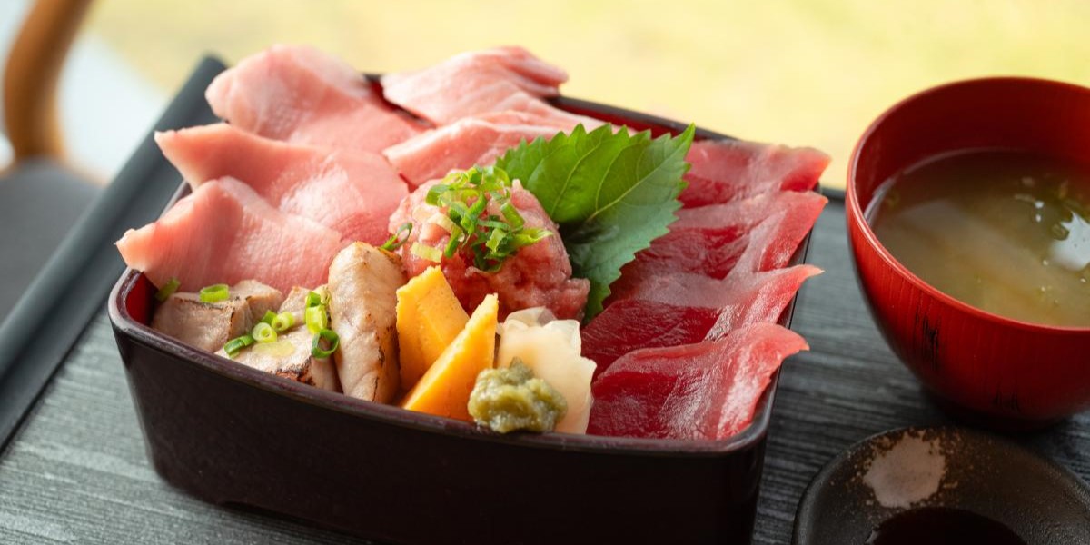 【静岡・焼津】「焼津港 丸入商店 焼津総本店」でミナミマグロと生糀スイーツを堪能