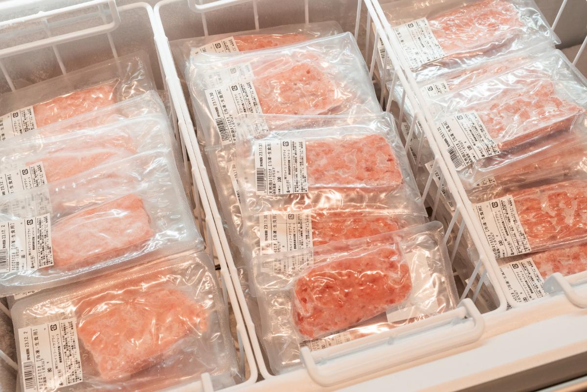 「きはだばち たたき（冷凍・生食用）」410円、「みなみまぐろ たたき（冷凍・生食用）」540円