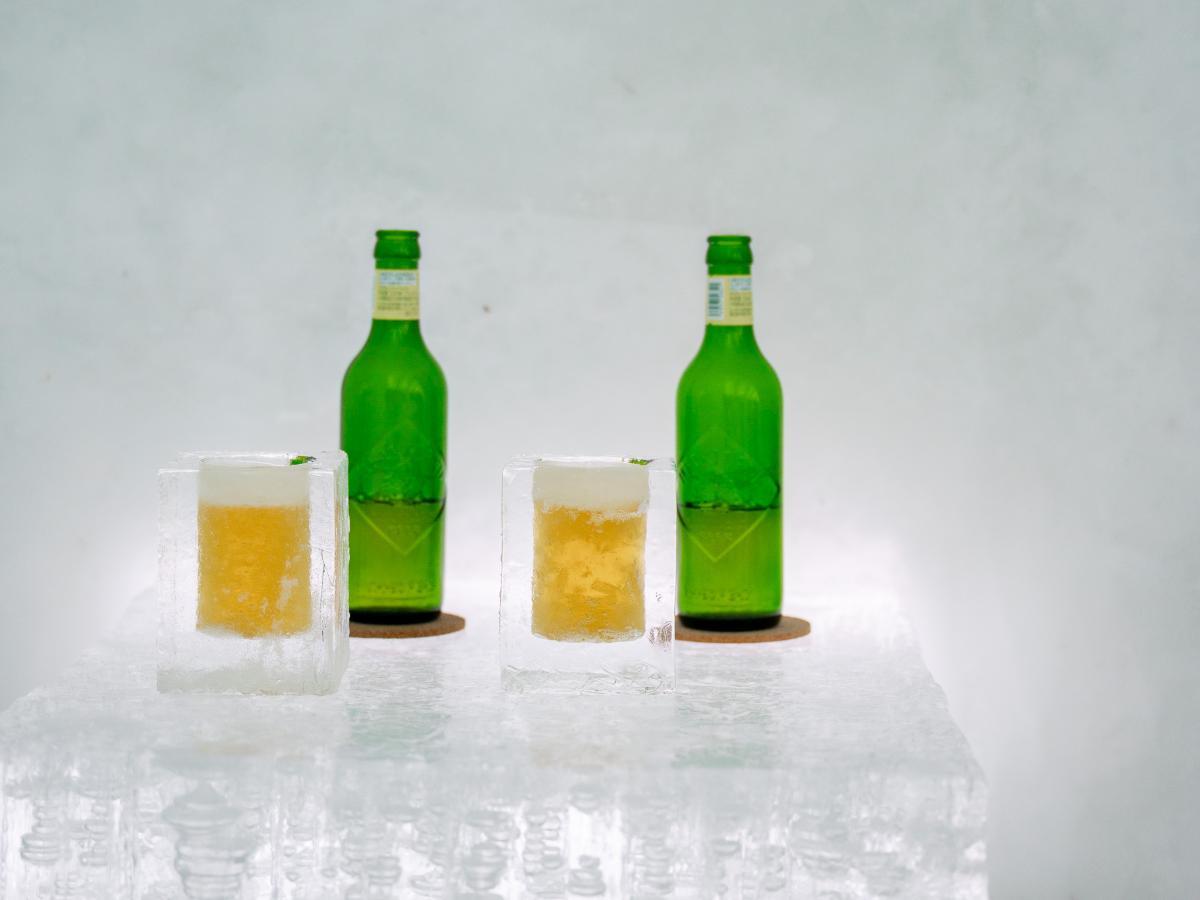 「ビール」1000 円 ※＋800円で氷のグラスを用意してくれます。