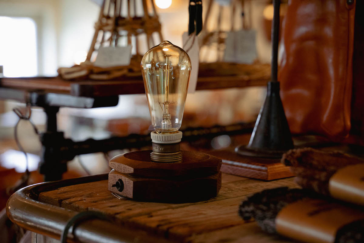 「TABLE/BRACKET LAMP（てーぶる/ぶらけっと らんぷ）T-NA7」2万8600円