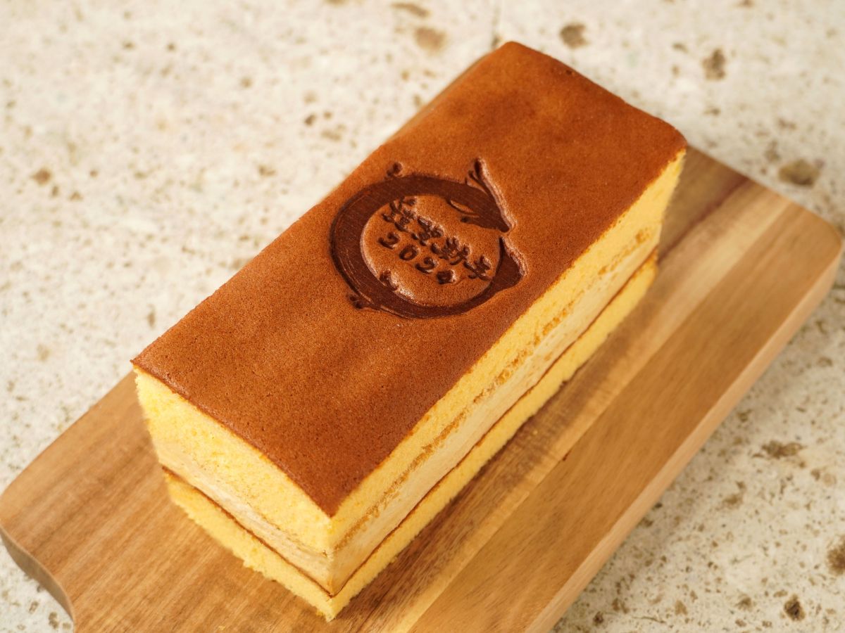 東京生カステラサンド　謹賀新年  1本　1800円