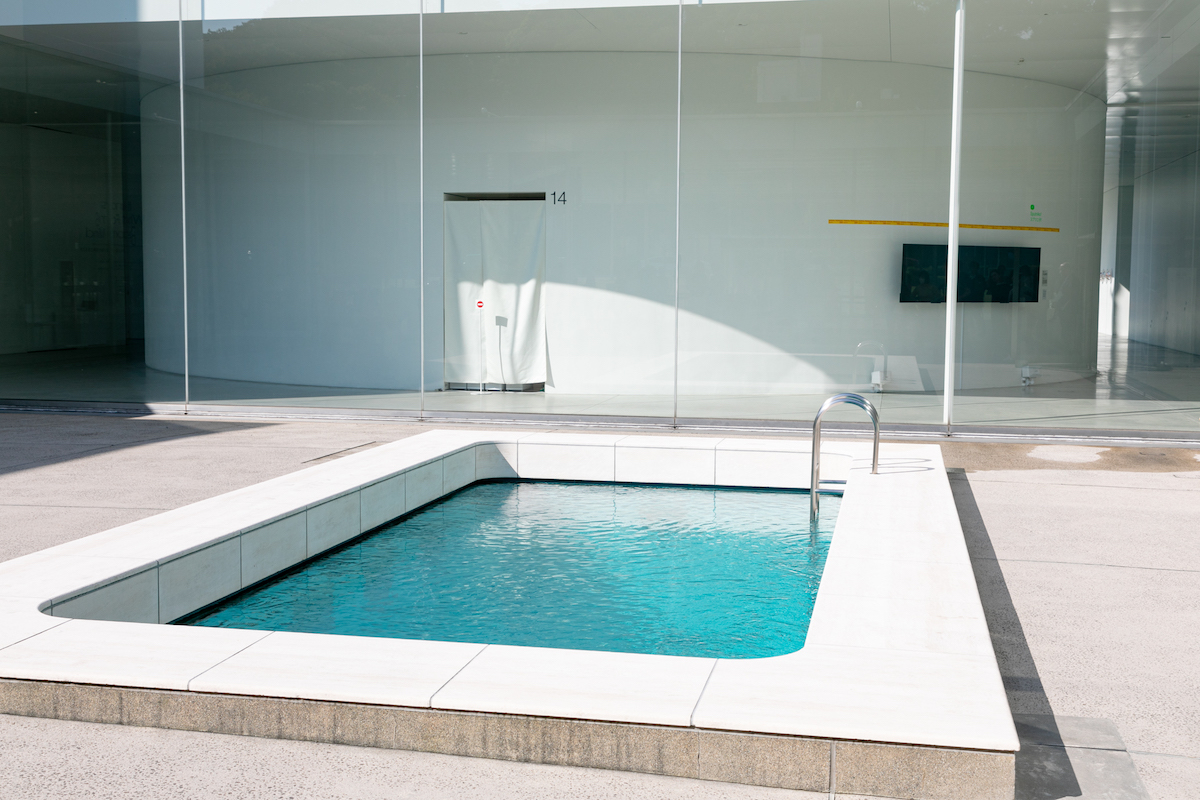 ≪スイミング・プール≫地上部分