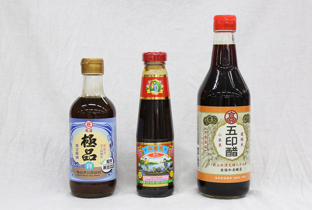 (左から)とろみ醤油NT$95、オイスターソースNT$125、黒酢NT$90