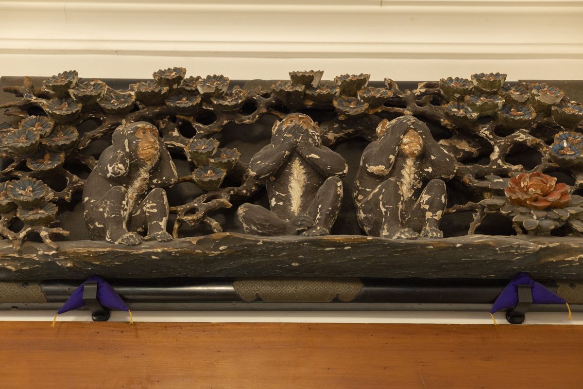 ○○○にある三猿の彫刻