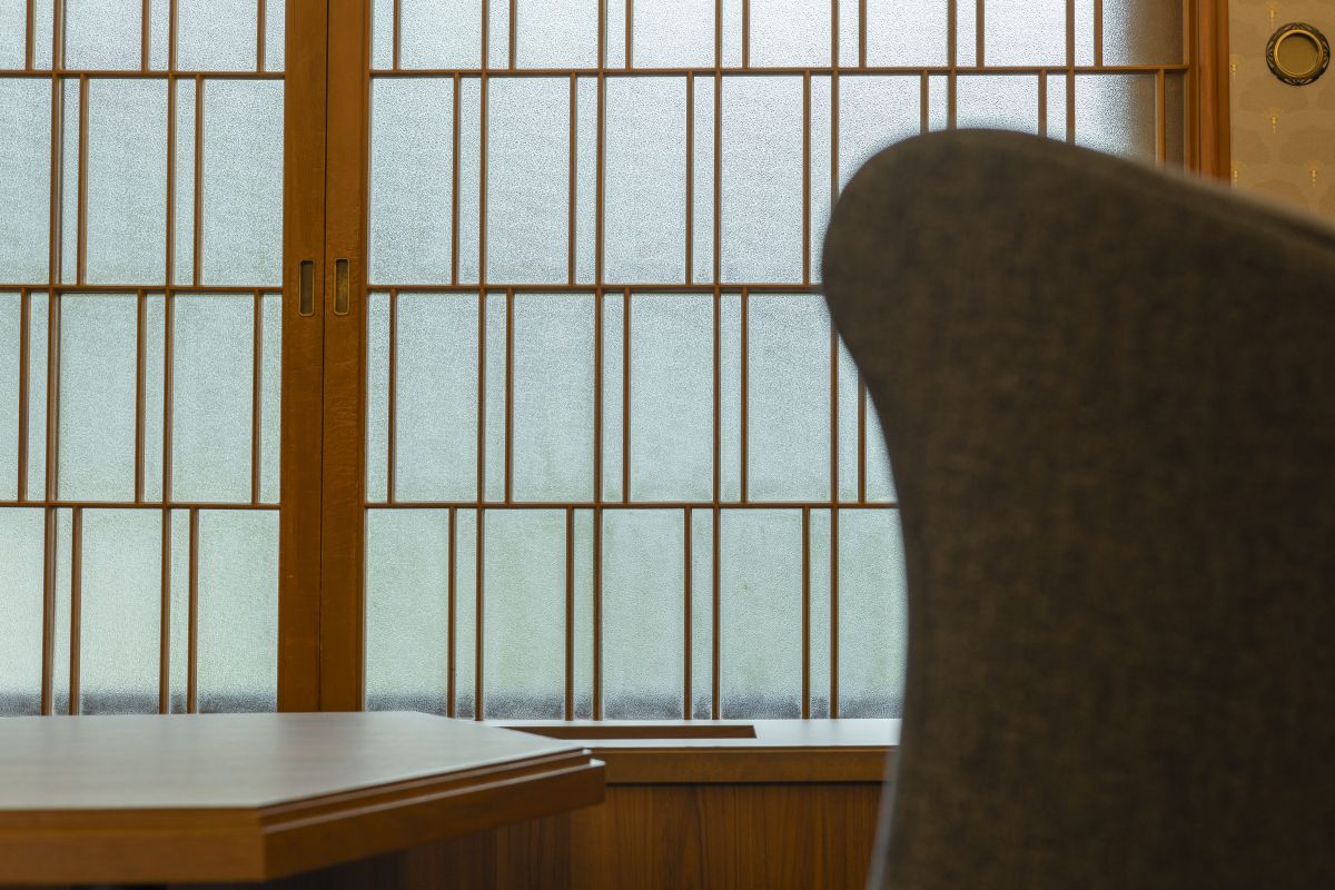 木製の窓枠は創建当時