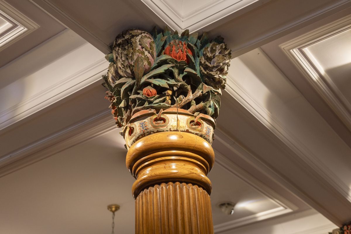 日光の宮大工が手がけた「柱頭彫刻」