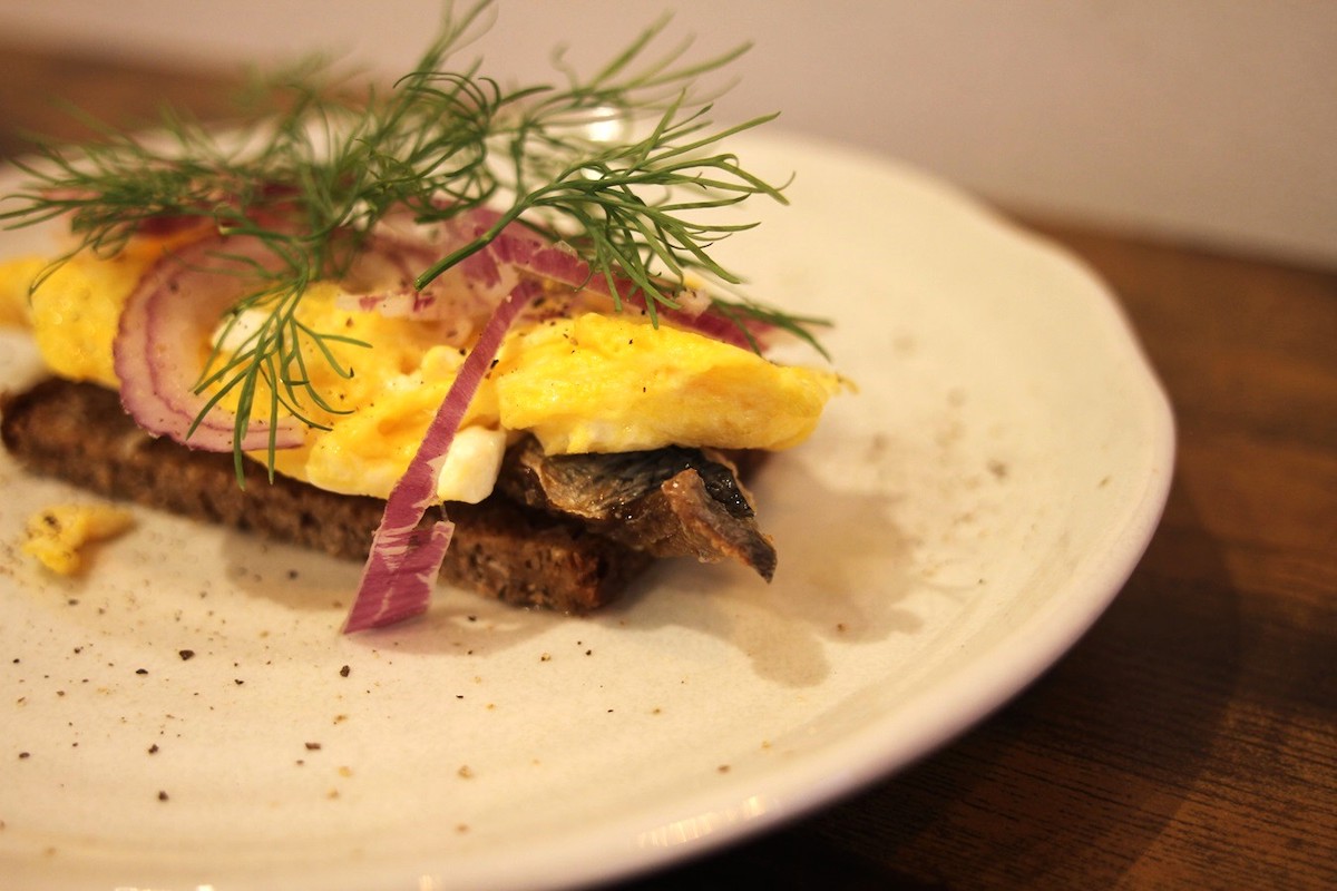 ハーブの香りとほどよい塩気で食欲が進む