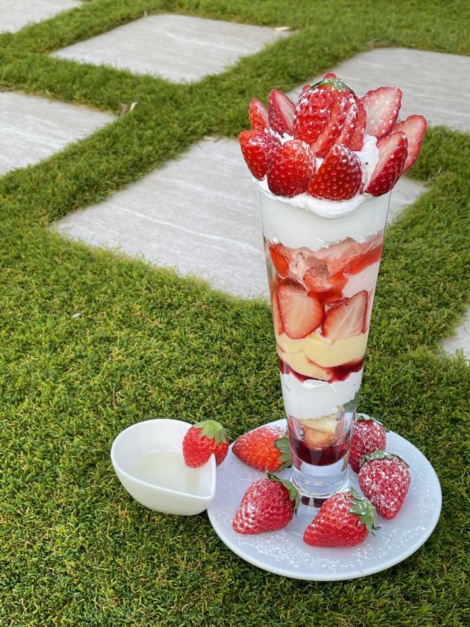 フレッシュいちごパフェ1500円。お店では14時～提供されます