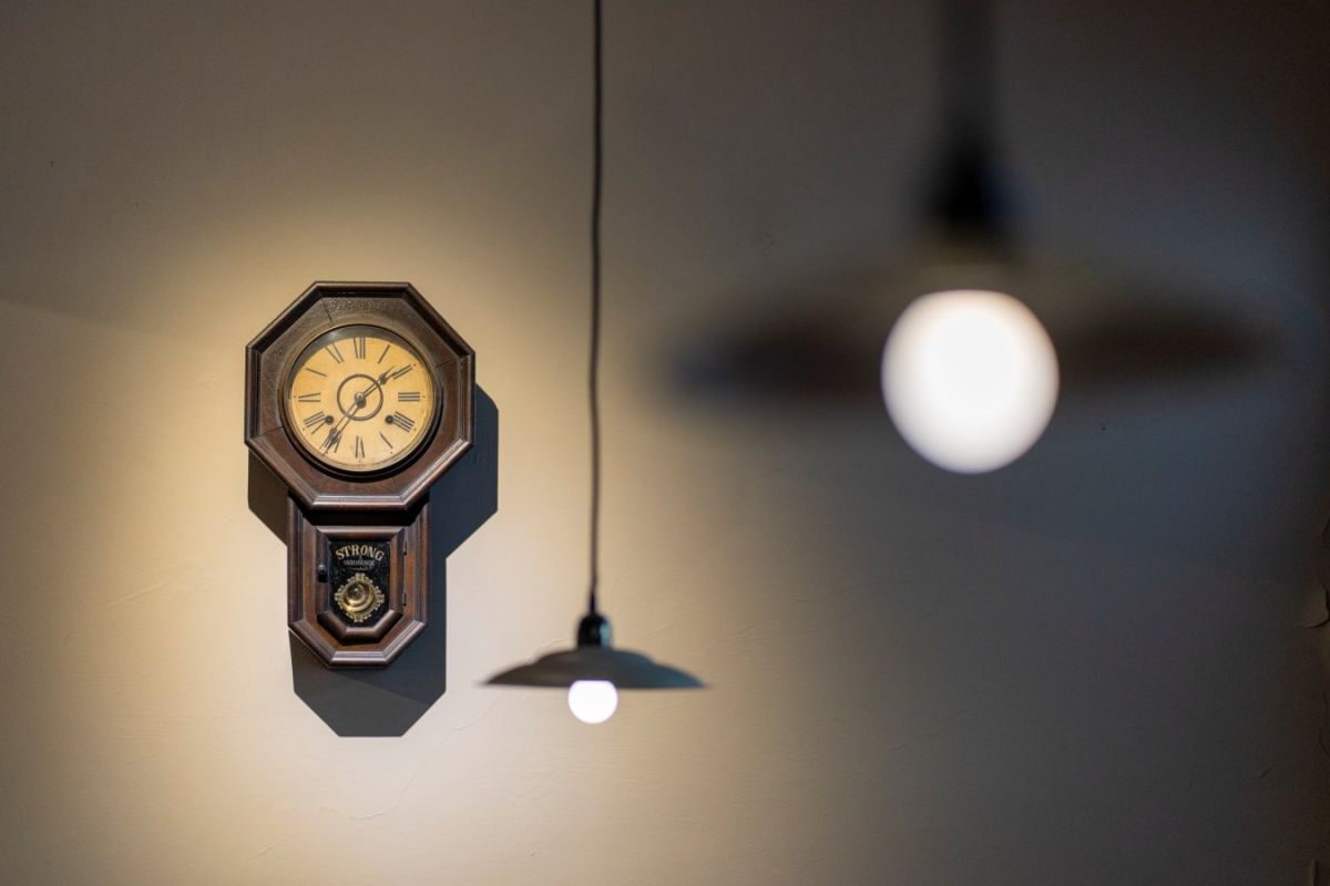 時寓壁日台友好時計