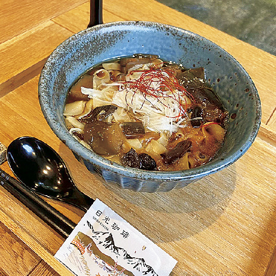 「うどん」1100円