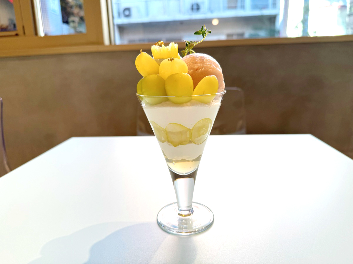 「シャインマスカットのパフェ」2900円