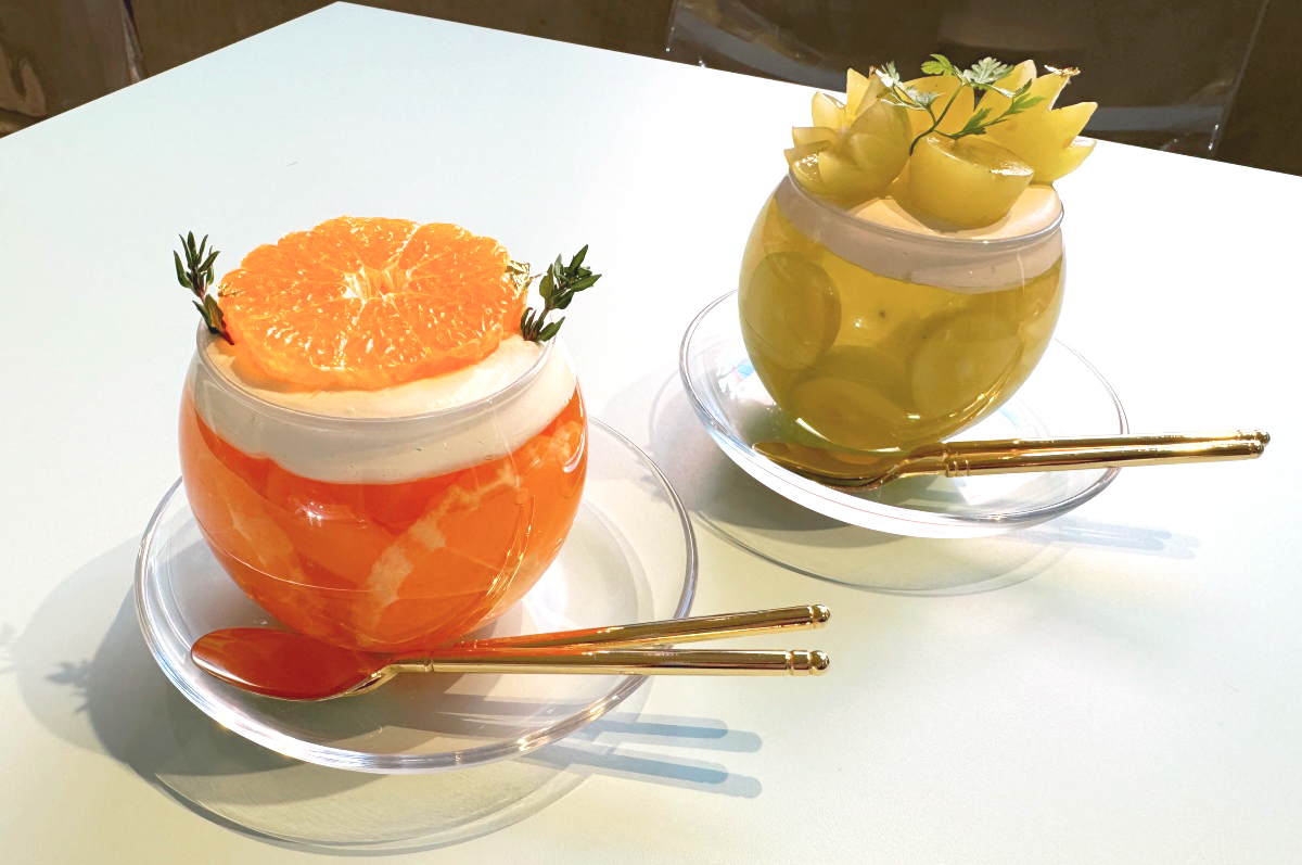 （左から）「みかんゼリー」1300円、「シャインマスカットゼリー」1500円