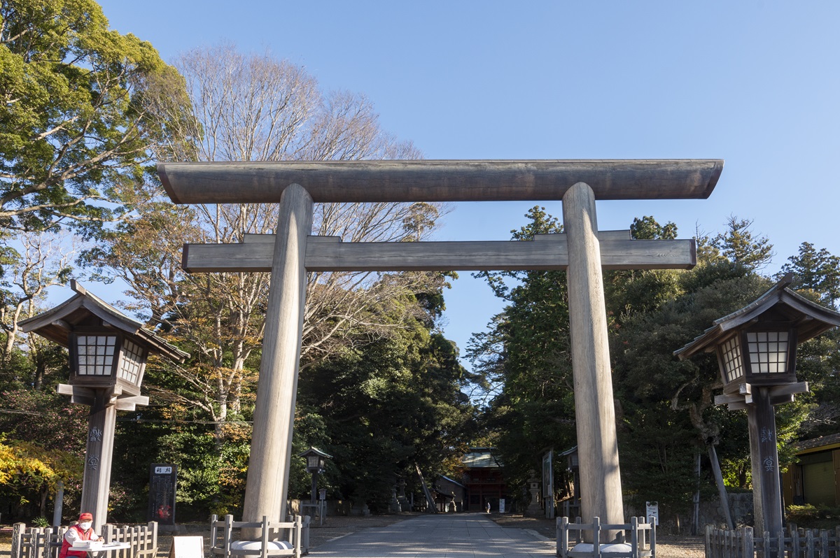 神明式鳥居の代表的な存在