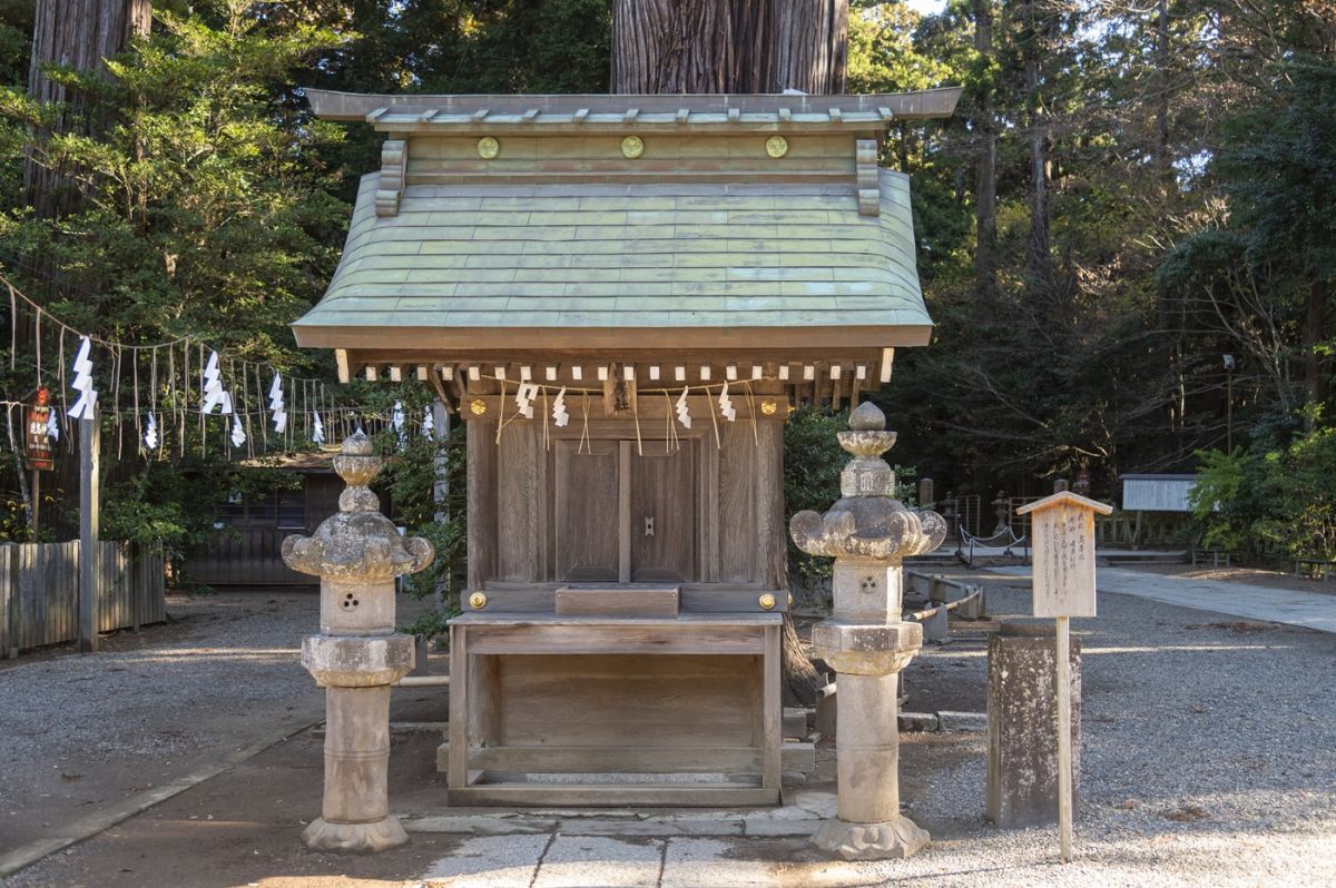 神官の方々もみなまずはここにお参りするそう