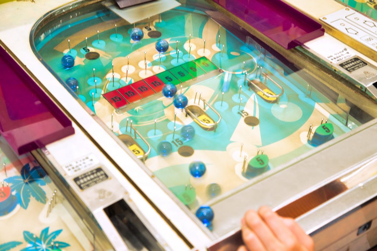  1プレイ25球100円