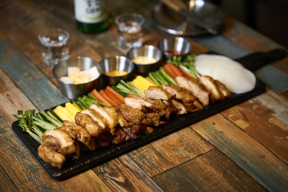 「ダオル包みチキン」2780円(2人前より注文可)