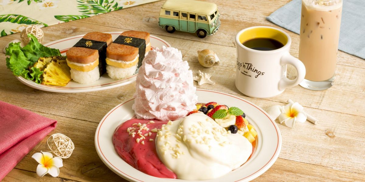 【Eggs’n Things】新年を祝うメニュー！「ニューイヤーマカダミアパンケーキ」と「トリュフ香るゴールデンスパムむすび」が季節限定で登場