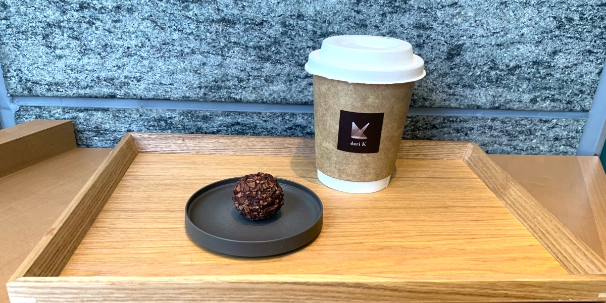 「カカオニブトリュフ」363円、「マイカカオラテ」594円