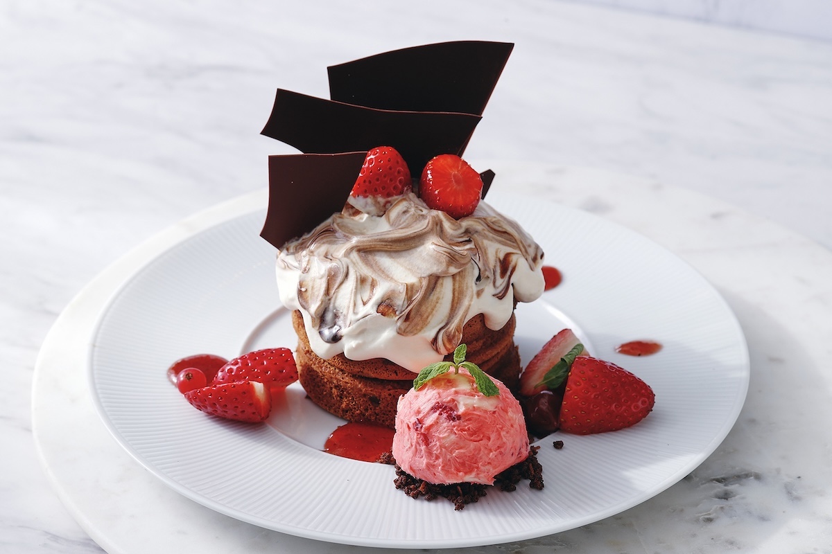 「あまおうフォンダン・オ・ショコラパンケーキ」