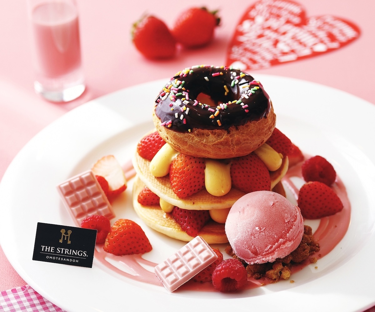 「パリブレストと苺のパンケーキ」2300円 ※税込・サービス料別