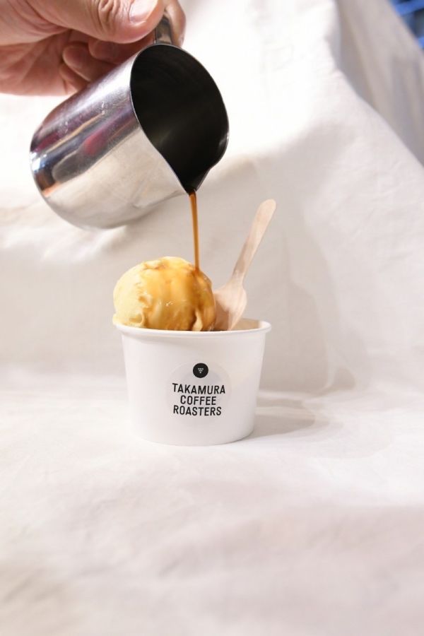 ドーナツ入りの「コーヒーアフォガード」600円／©︎TAKAMURA WINE & COFEE ROASTERS