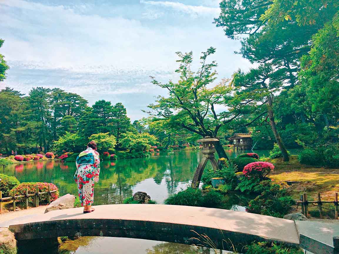 「徽軫灯籠（ことじとうろう）」