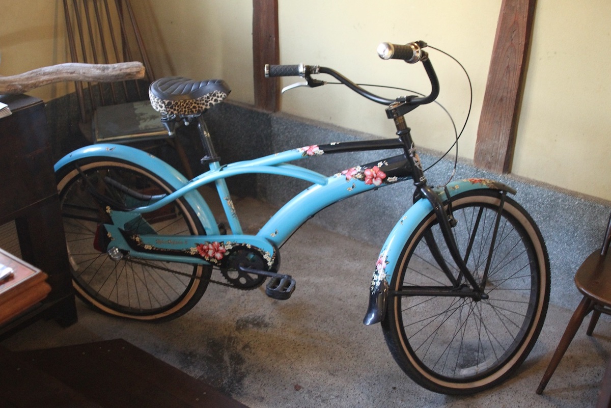 入口付近にあったレトロな自転車
