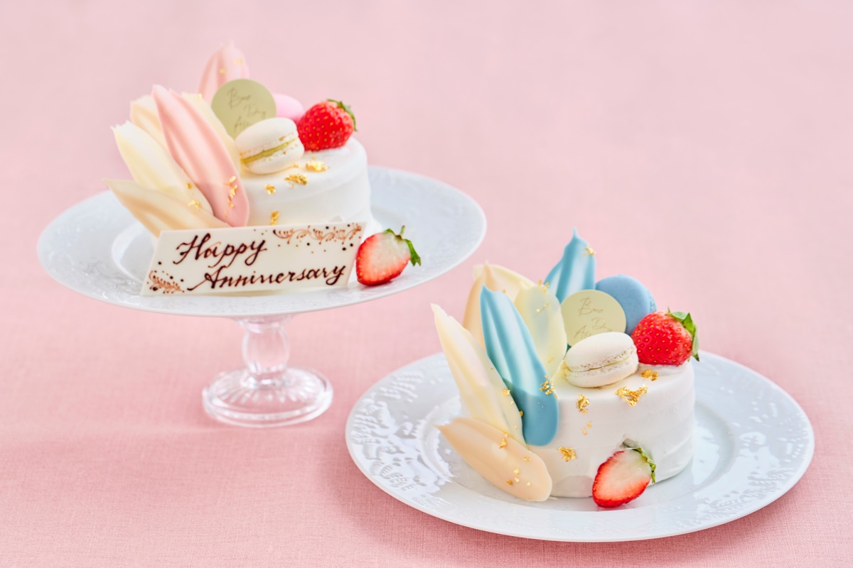 ピンクorブルーの2色から選べる「ブラッシュストロークケーキ」付セット（横浜限定オプション）