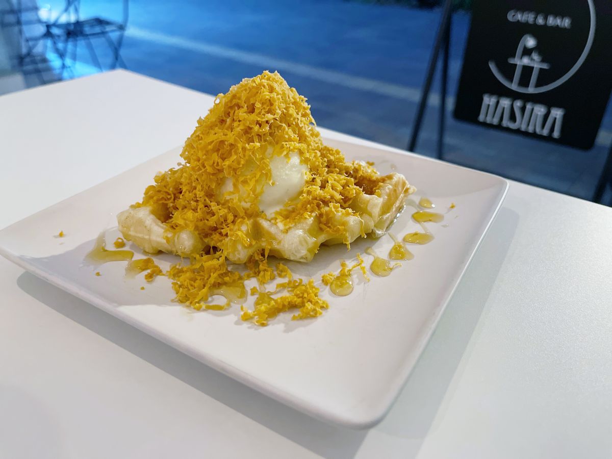 「ブラウンチーズクロプル（バニラアイス乗せ）」1100円