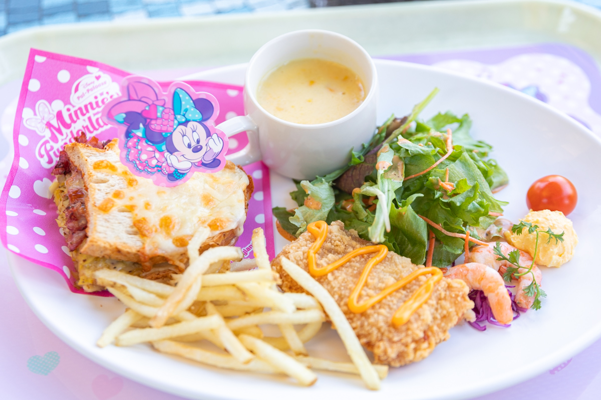 「ミニーのキュートクラシックセット」1980円