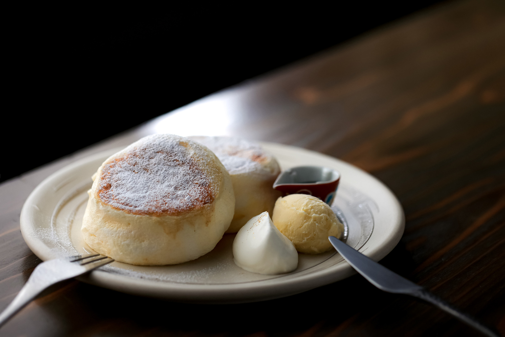 「石川県産コシヒカリ米粉を使った「たもん」のパンケーキ」（1300円）