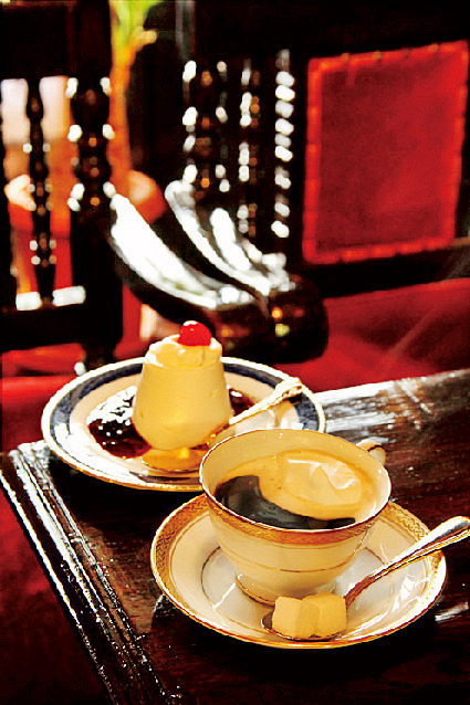 築地「ケーキセット」1250円〜