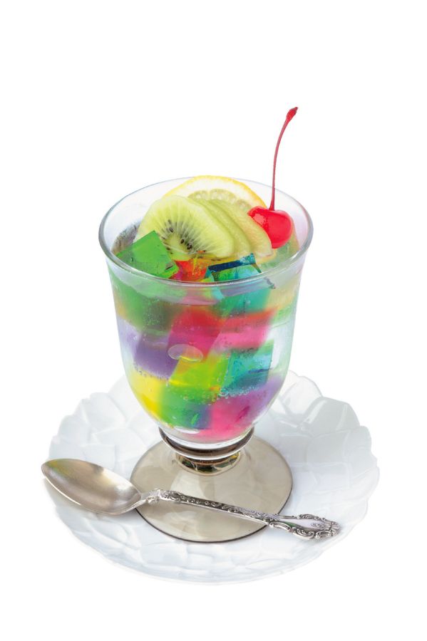 喫茶ソワレ 炭酸レモンに5色のゼリーが入った「ゼリーポンチ」750円