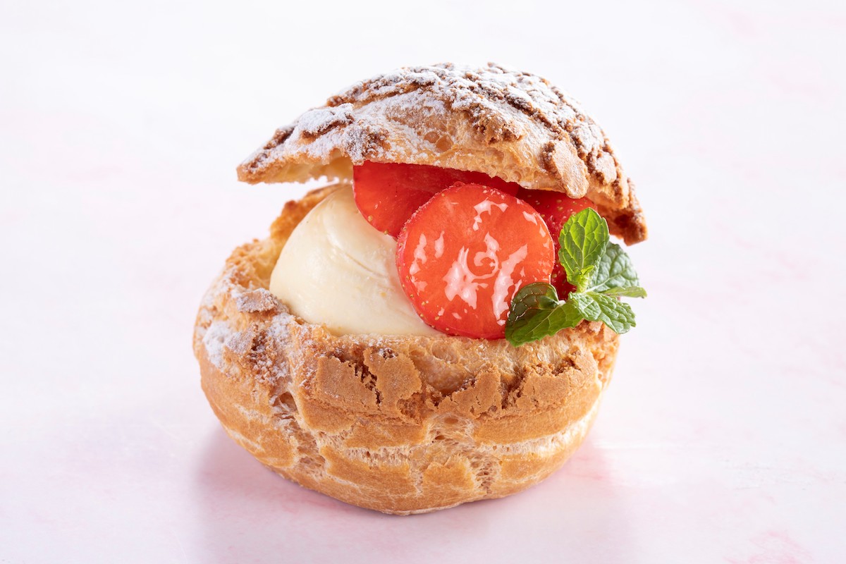 「いちごのシュークリーム」550円